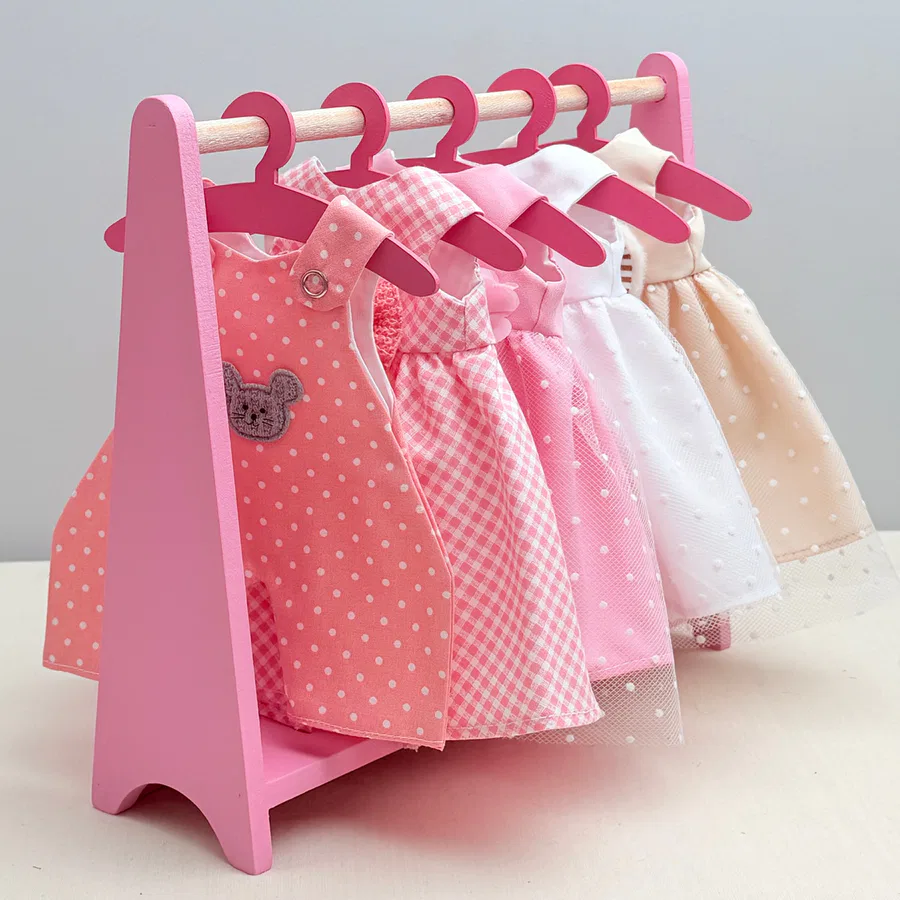 رگال چوبی لباس عروسک با 5 چوب لباسی